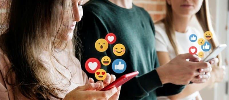 meaning of community manager