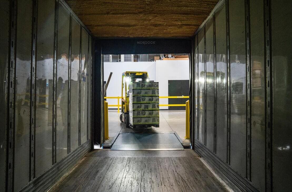 What Is Cross Docking For Your Ecommerce